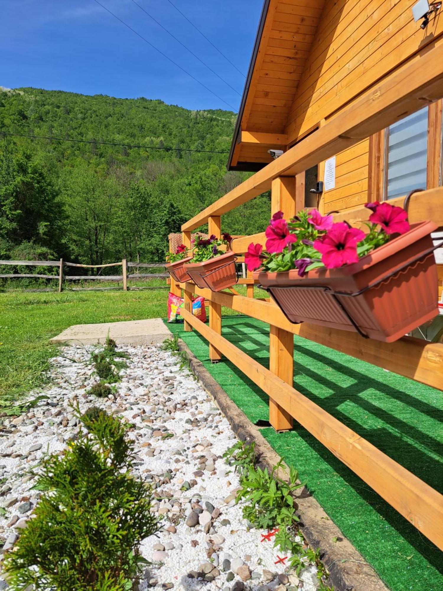 Turisticki Kompleks - Montana Tjentiste Exterior foto